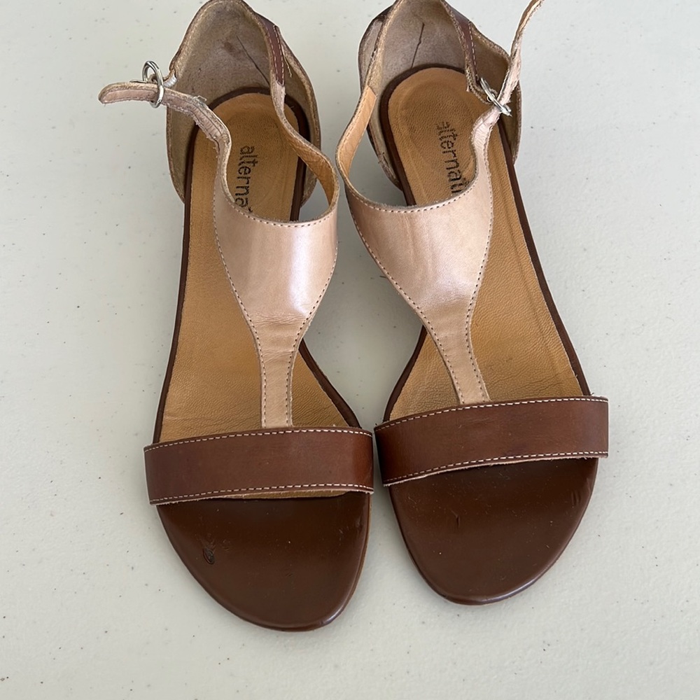 Leather wedge sandals